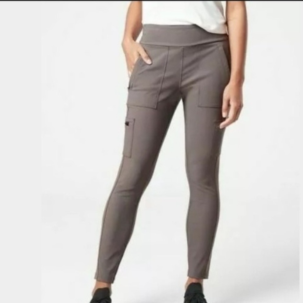 COPY - Athleta - Headlands Hybrid Cargo tight